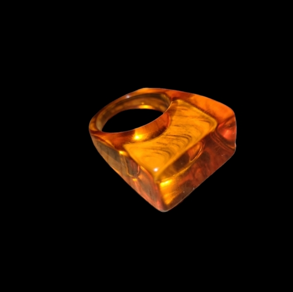 Vintage 70s Plastic Fashion Ring Lot 4 - Picture 2 of 3